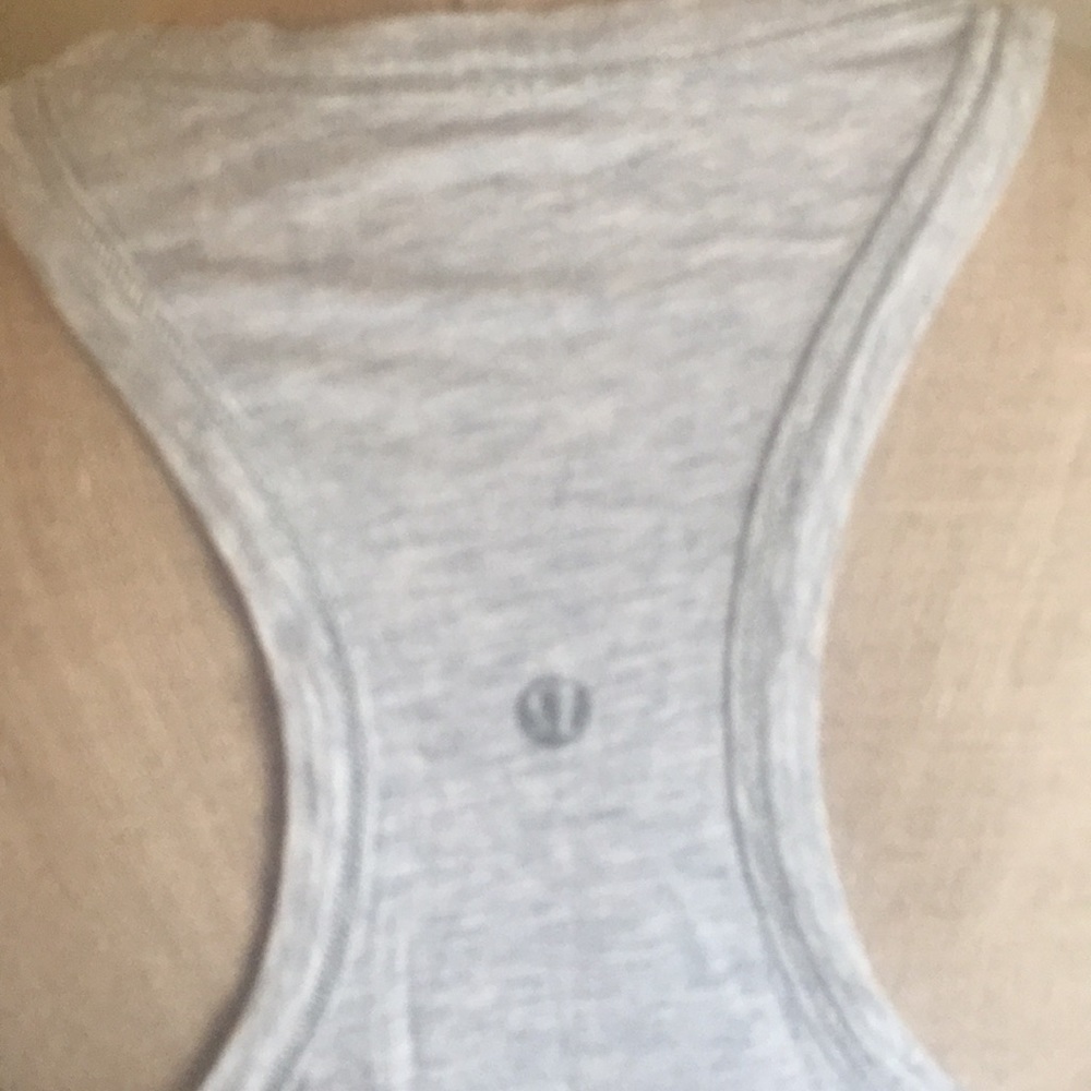 Lululemon tank - Picture 3 of 7